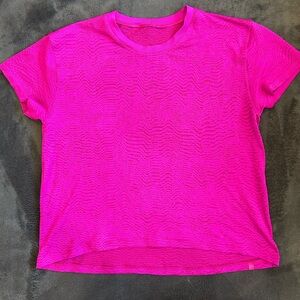 Lululemon train to be short sleeve crew neck